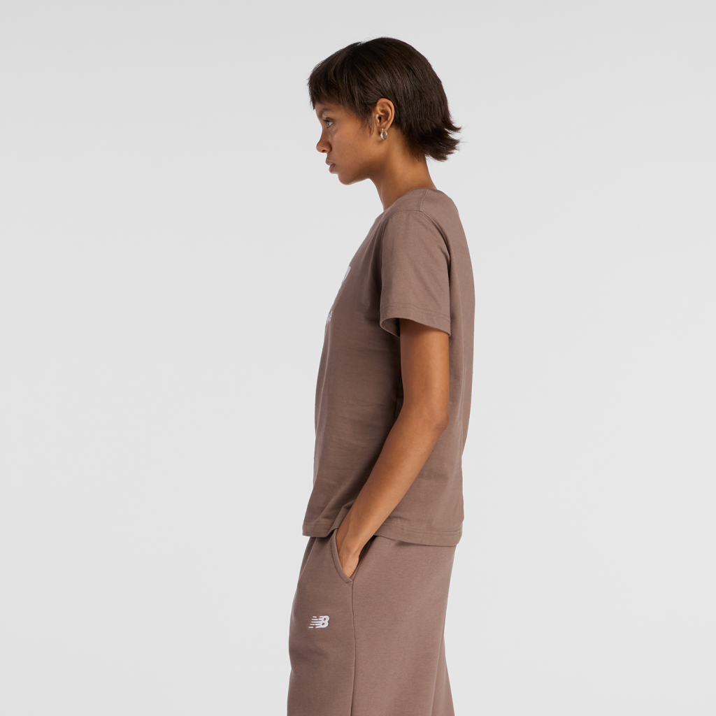 New Balance W Sport Essentials Jersey Logo T-Shirt in BRAUN