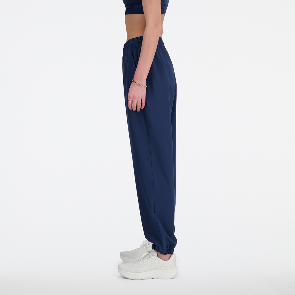 New Balance W NB Athletics Stretch Woven Jogger in BLAU