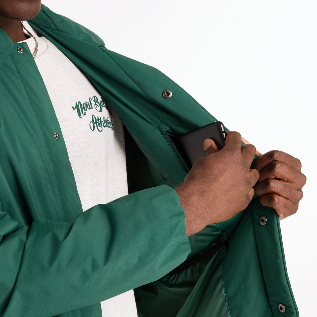 New Balance Coaches Jacket in GRÜN