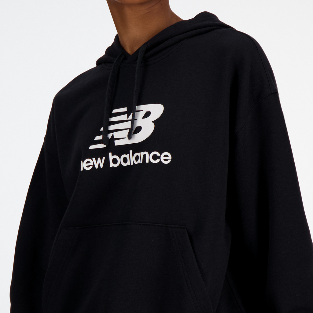 New Balance W Sport Essentials French Terry Stacked Logo Hoodie in SCHWARZ