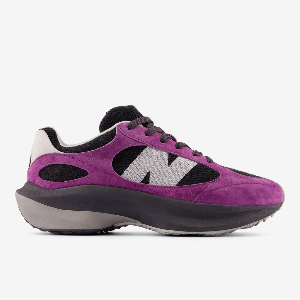New Balance U Warped Runner Future State Freizeitschuhe in VIOLETT