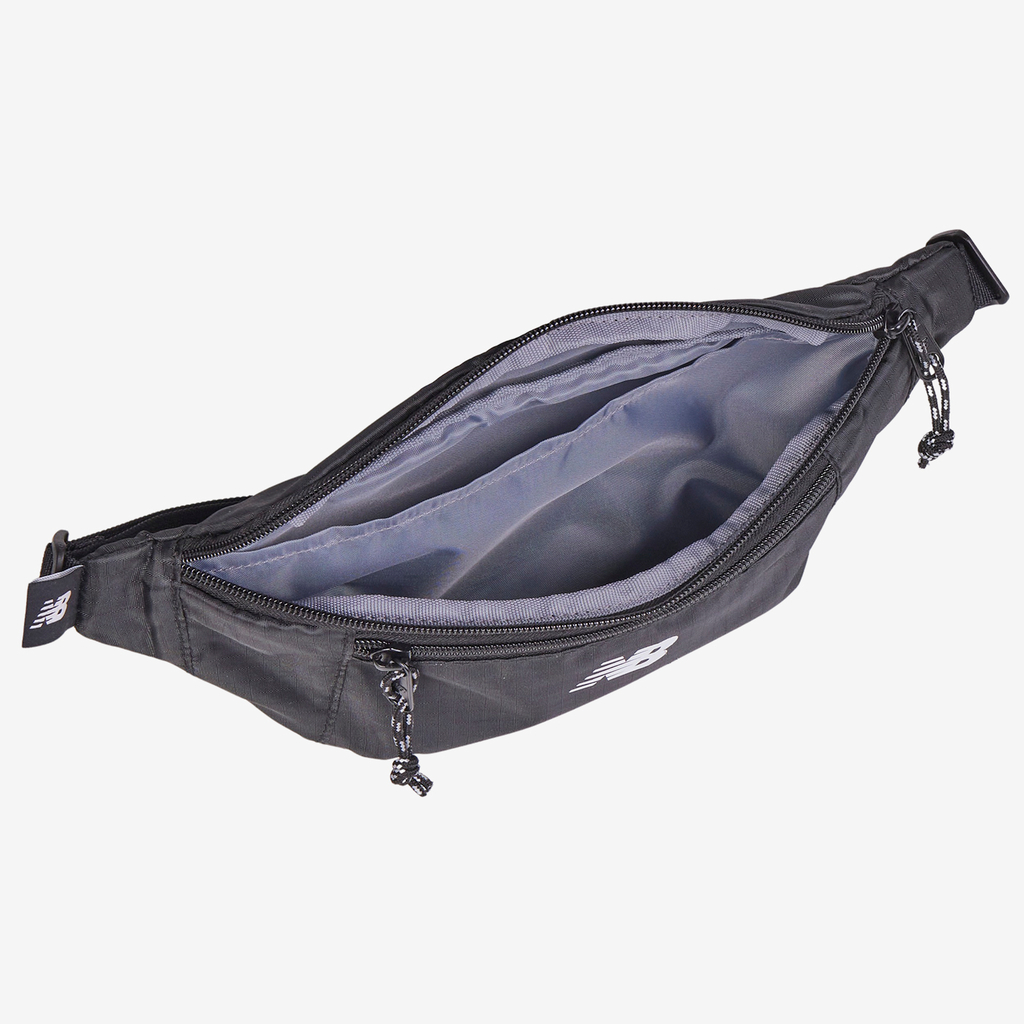 New Balance Essentials Waist Bag in SCHWARZ