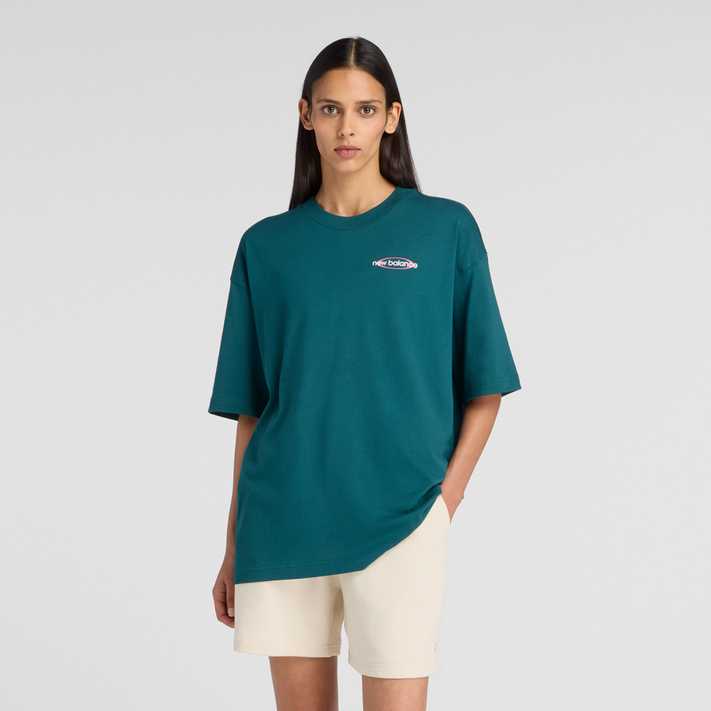 New Balance W Sport Graphic Oversized T-Shirt in GRÜN