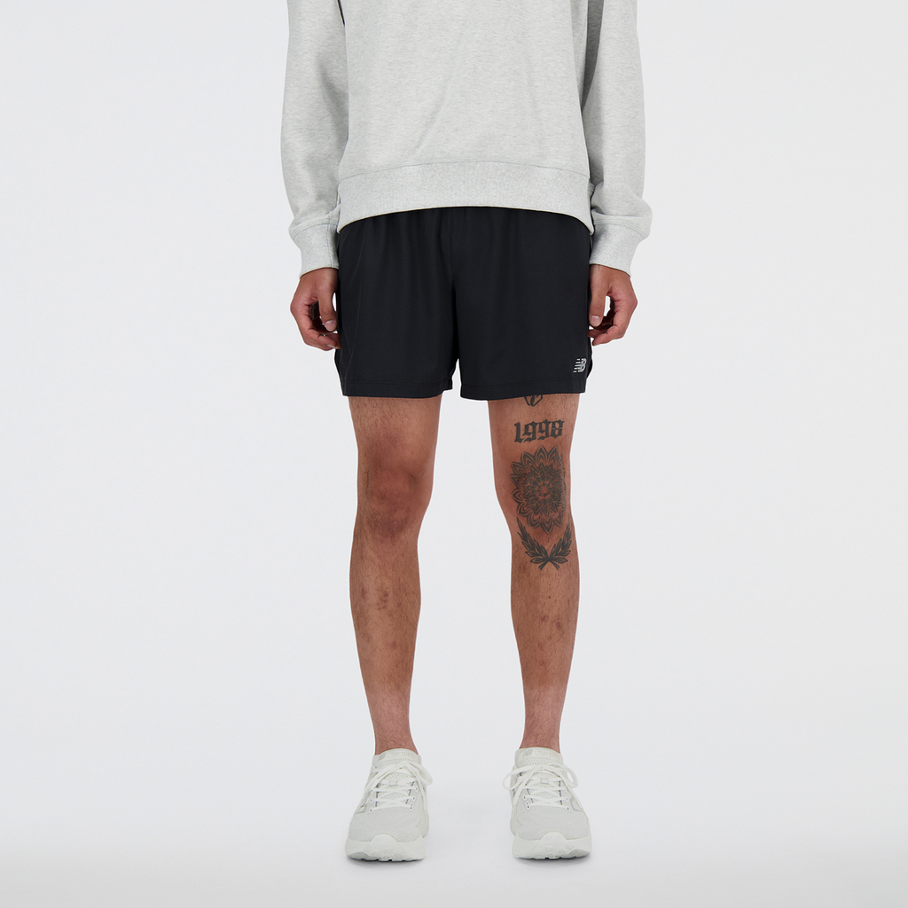 New Balance RC Seamless Short 5 Inch in SCHWARZ