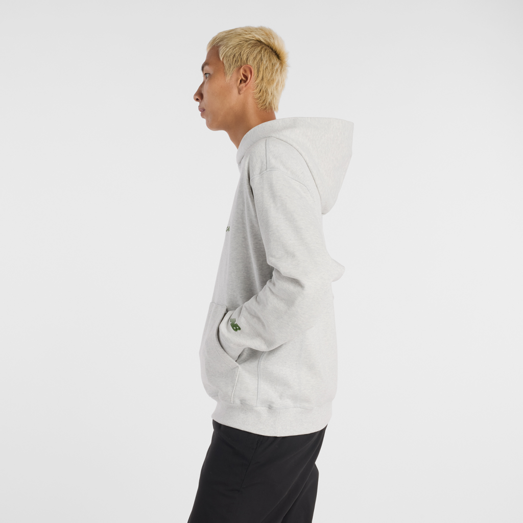 New Balance Atheltics Signature Hoodie in GRAU