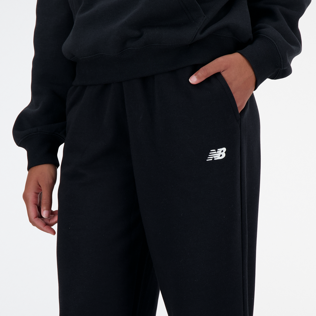 New Balance W Sport Essentials French Terry Jogger in SCHWARZ
