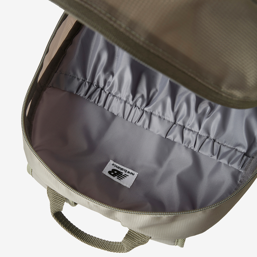 New Balance Opp Core Backpack in GRÜN