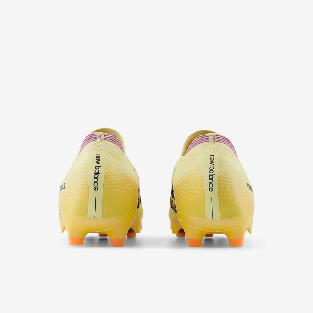 New Balance M Tekela Pro FG Seasonal Nockenschuhe in ORANGE