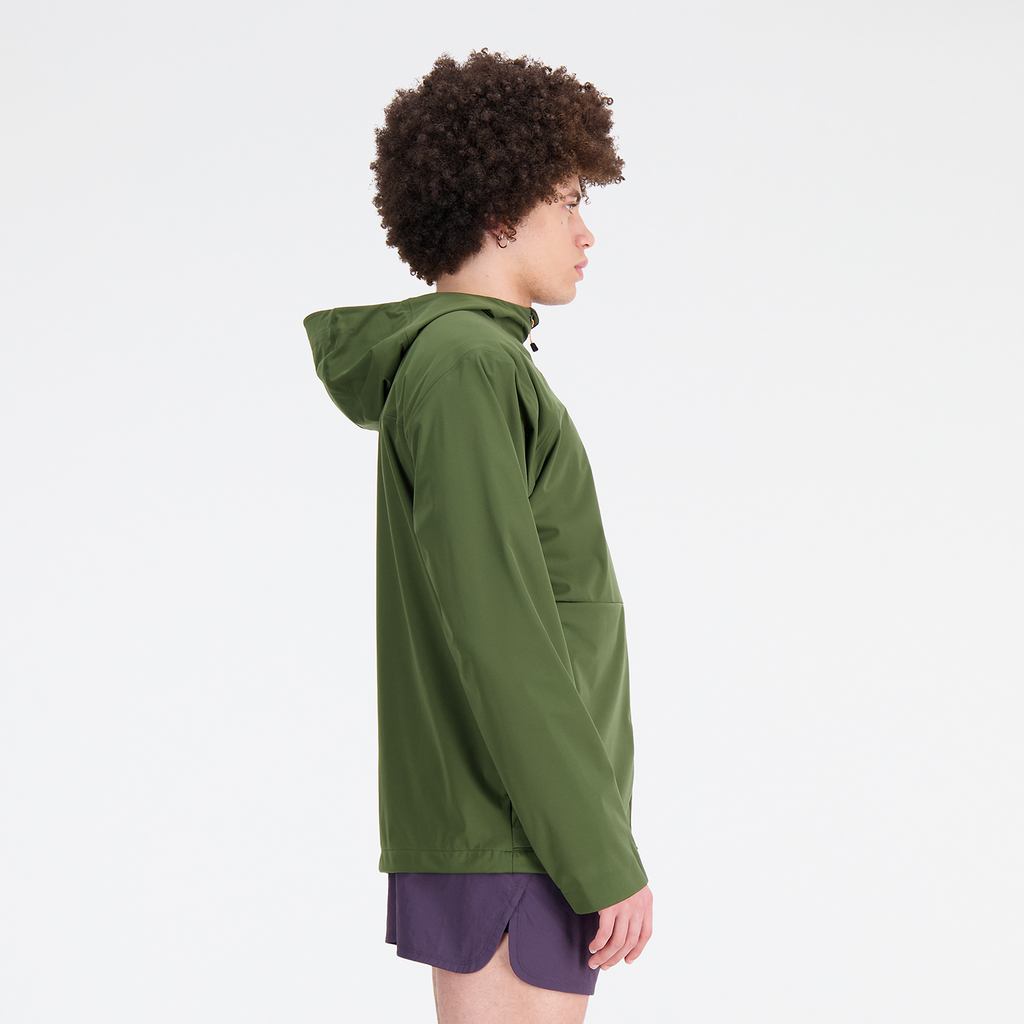 New Balance Impact Run AT Waterproof Jacket in GRÜN