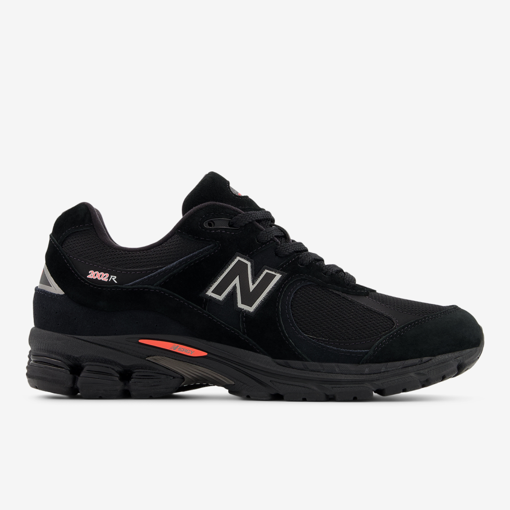 New Balance U 2002 Fall Essentials Freizeitschuhe in SCHWARZ