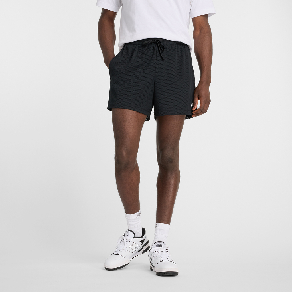 New Balance Sport Essentials Mesh Short 5" in SCHWARZ