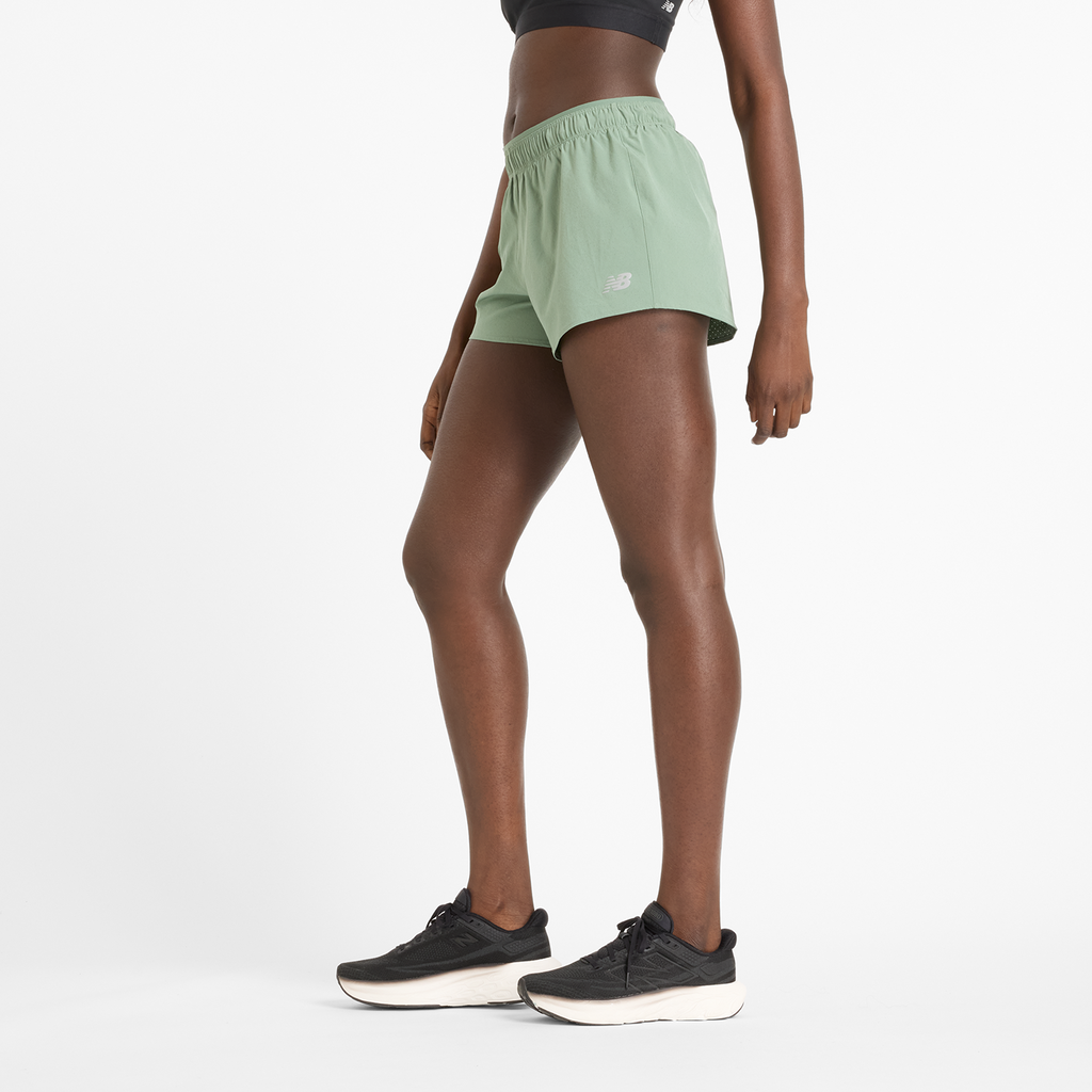 New Balance W RC Seamless Short 3 Inch in GRÜN