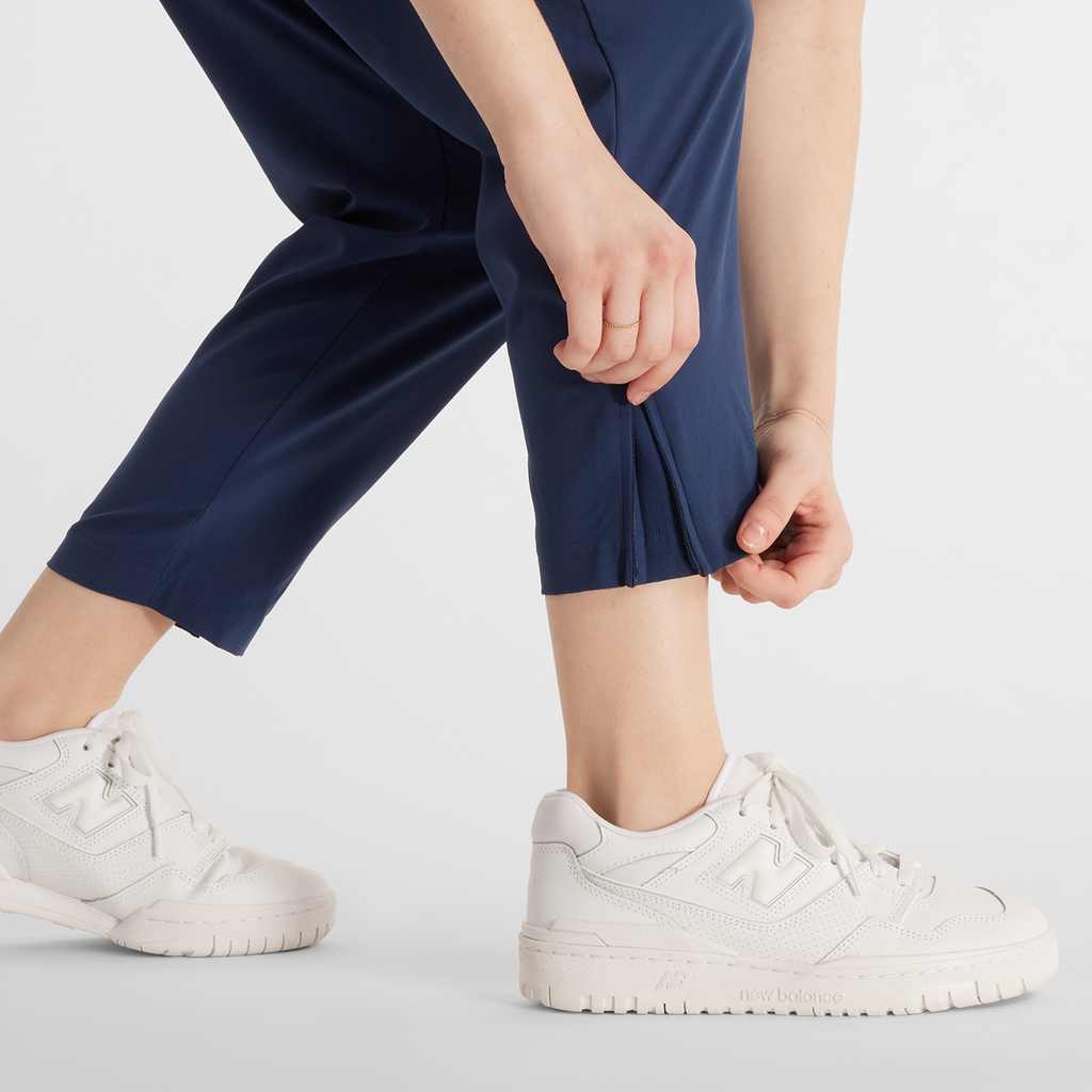 New Balance W Sport Essentials Performance Woven Pant in BLAU