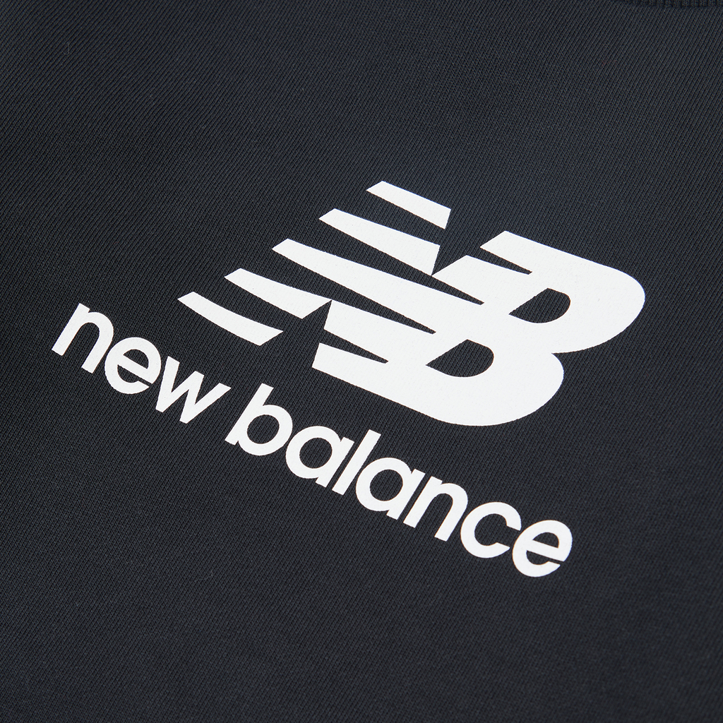 New Balance B New Balance French Terry Stacked Logo Crew in SCHWARZ