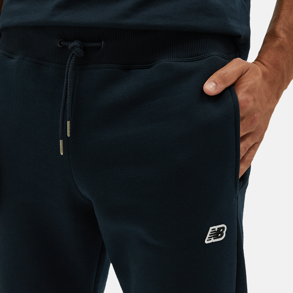 New Balance NB Small Logo Pants in BLAU