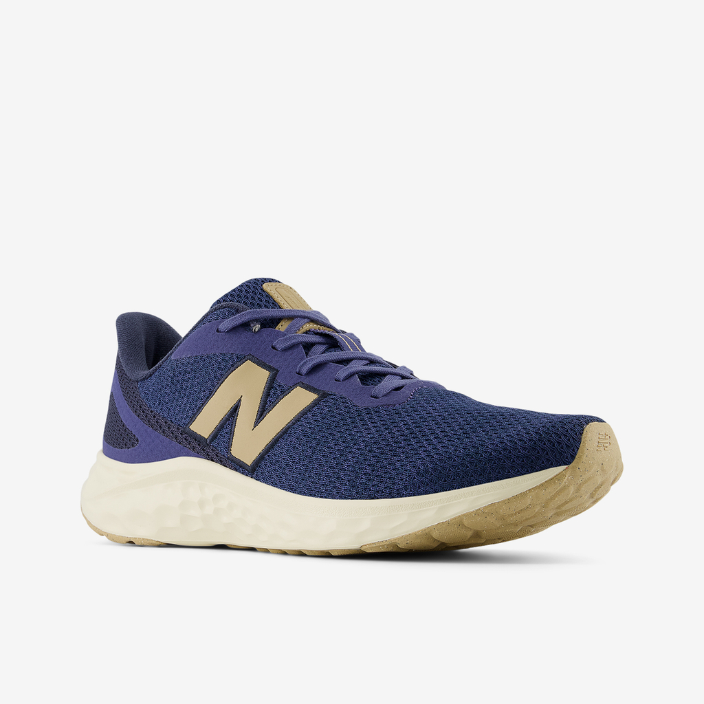New Balance M Arishi v4 Laufschuhe in BLAU