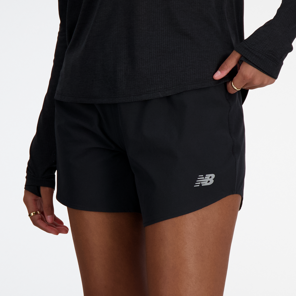 New Balance W RC Seamless Short 5 Inch in SCHWARZ