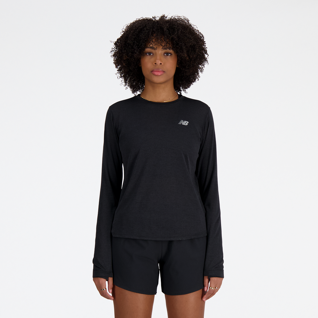 New Balance W NB Athletics Long Sleeve in SCHWARZ