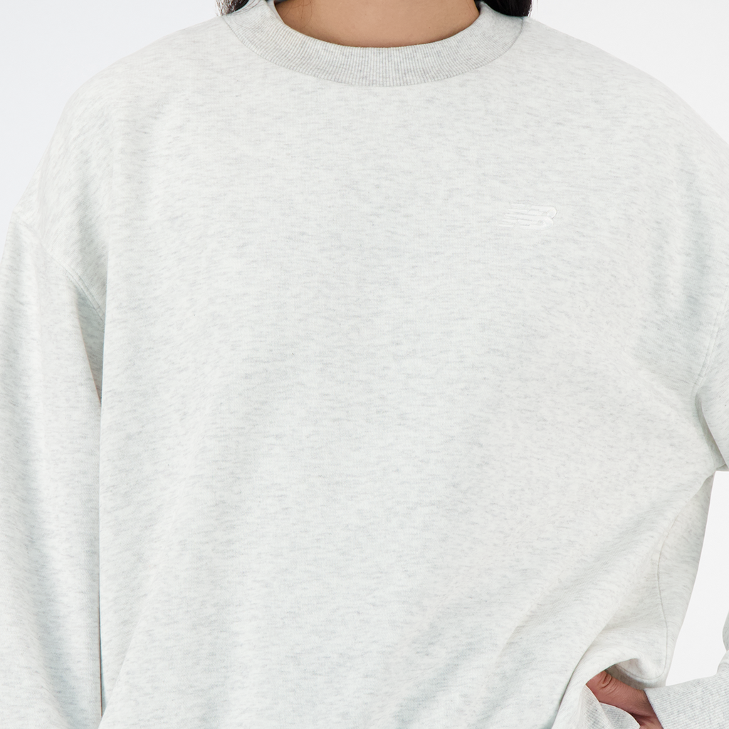 New Balance W Sport Essentials French Terry Small Logo Crew in GRAU
