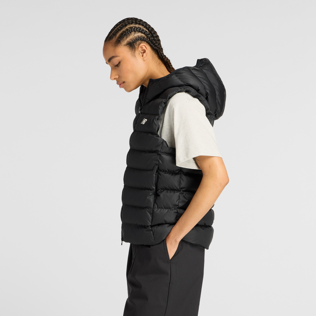 New Balance W Hooded Puffer Vest in SCHWARZ