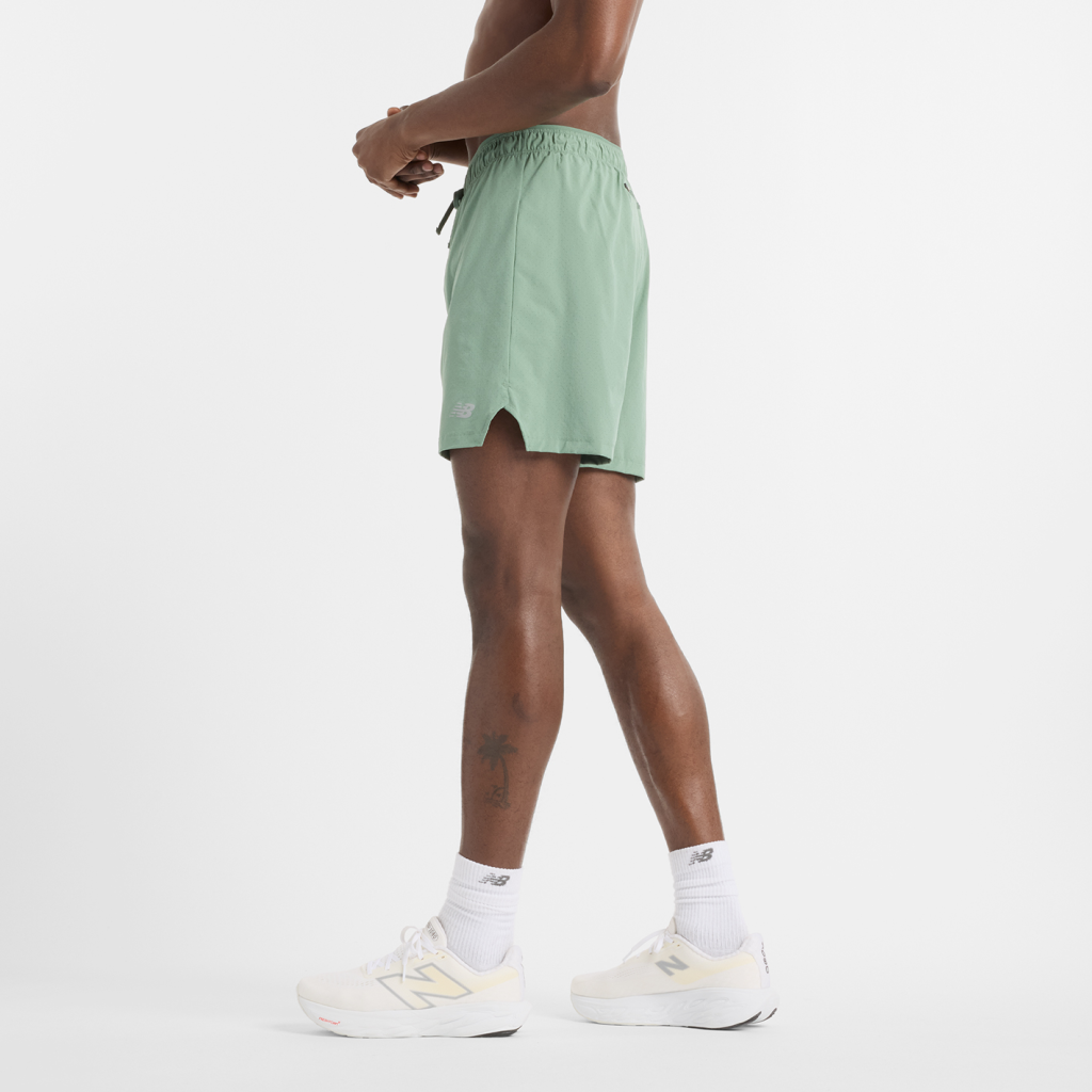 New Balance RC Short 7" in GRÜN