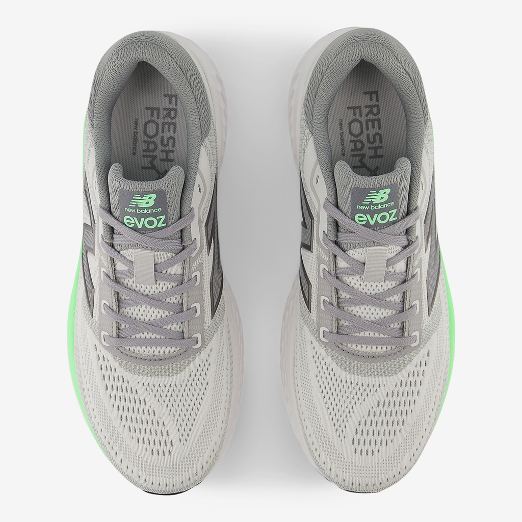 New Balance M Evoz v4 Laufschuhe in GRAU
