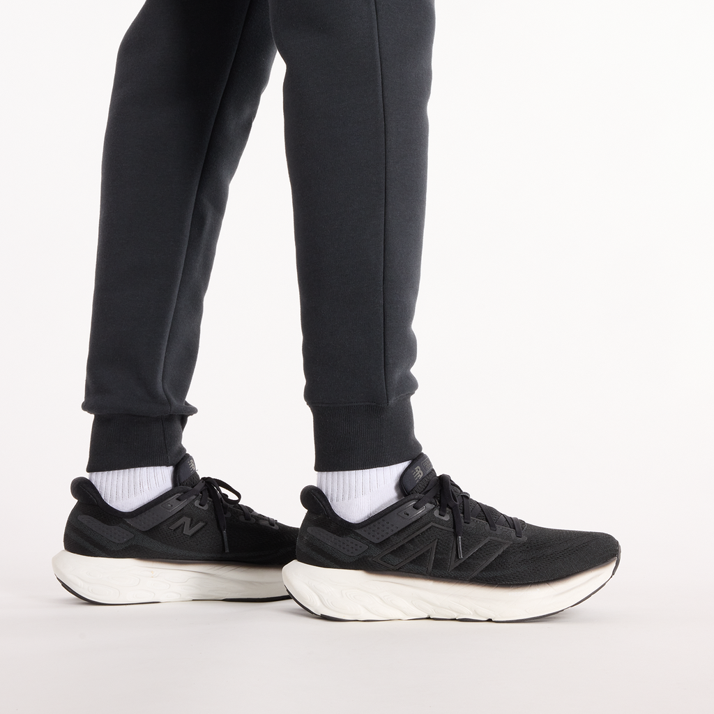 New Balance Sport Fleece Jogger in SCHWARZ