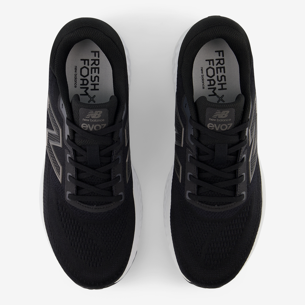 New Balance M Evoz v4 Laufschuhe in SCHWARZ