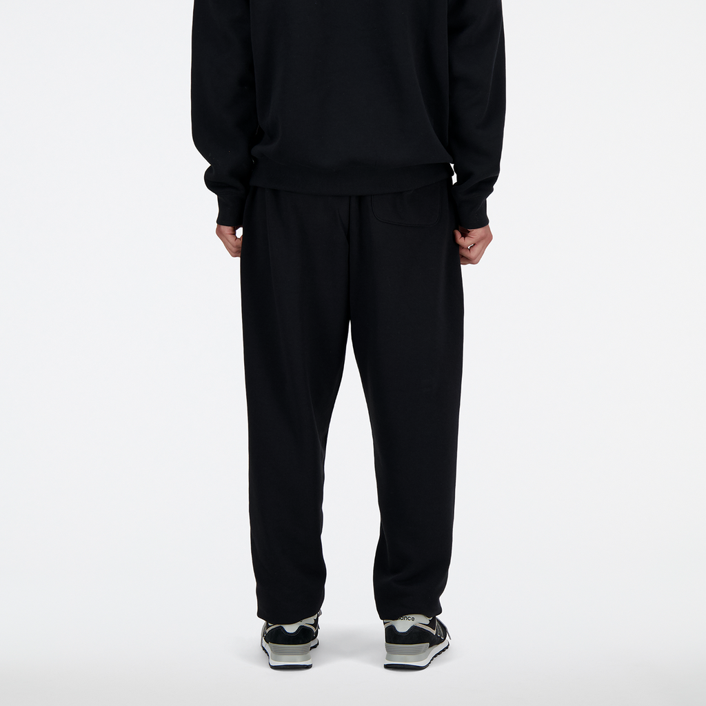 New Balance Sport Essentials French Terry Jogger in SCHWARZ