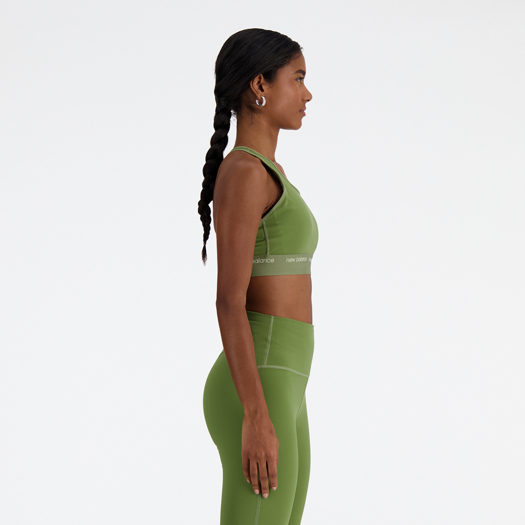 New Balance W Medium Support Sleek Pace Bra in GRÜN