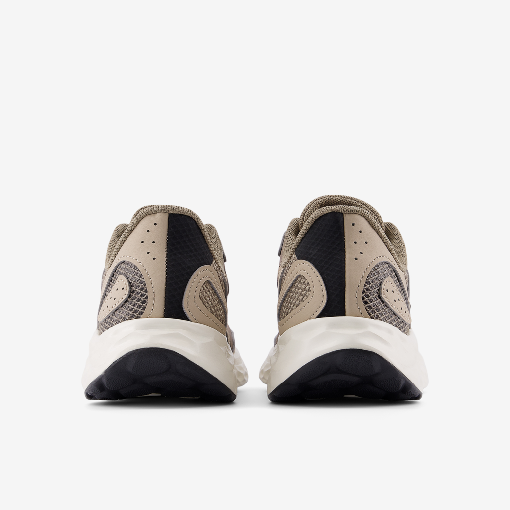 New Balance W Arishi v4 Tiralux Laufschuhe in BRAUN