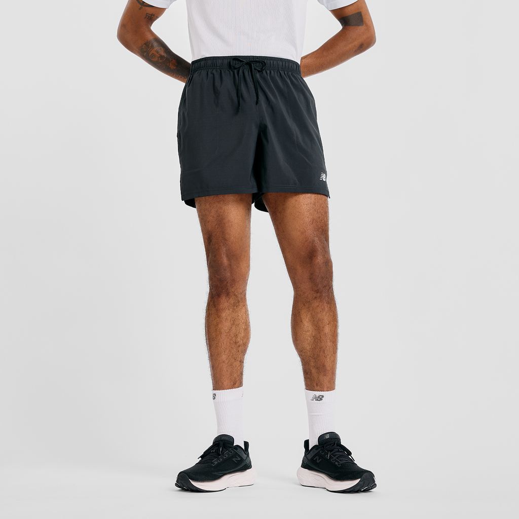 New Balance Sport Short 5" in SCHWARZ