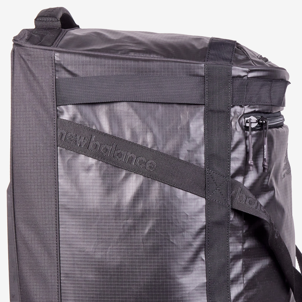 New Balance Pro Players Wheel Duffle in SCHWARZ