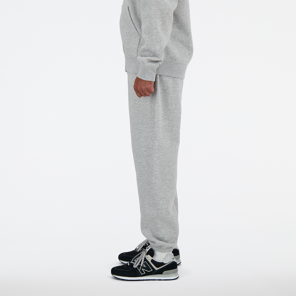 New Balance New Balance Fleece Jogger in GRAU