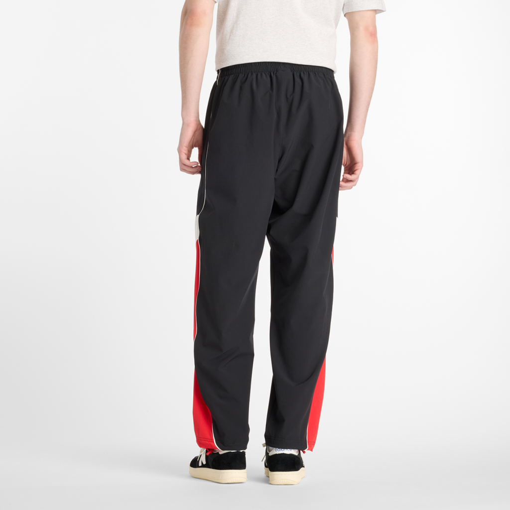 New Balance In Game Woven Track Pant in SCHWARZ