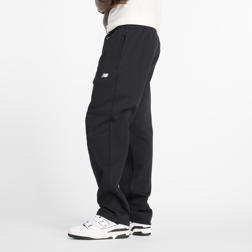 New Balance Hoops Uniform Pant in SCHWARZ