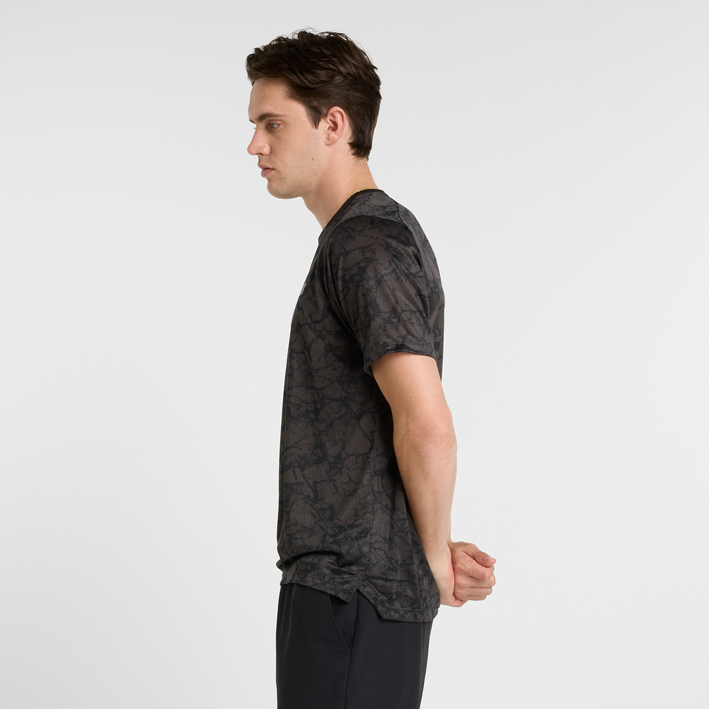 New Balance Athletics Printed T-Shirt in SCHWARZ