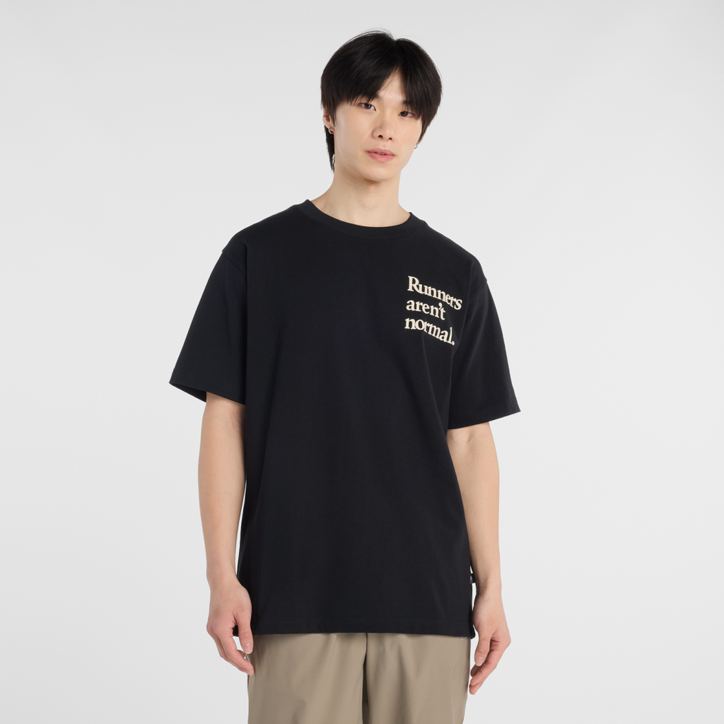 New Balance Runners Arent Normal T-Shirt in SCHWARZ