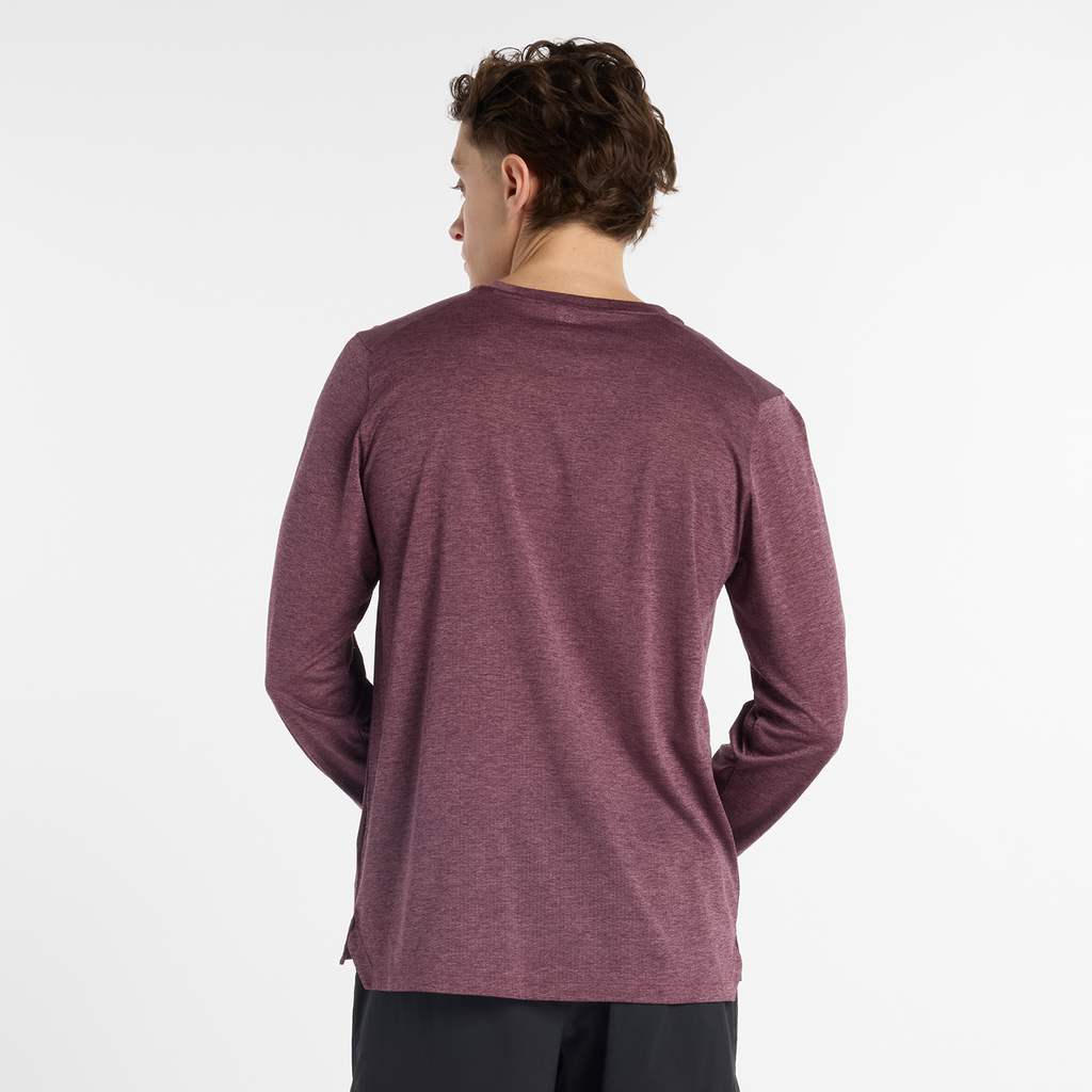 New Balance NB Athletics Run Long Sleeve T-Shirt in VIOLETT