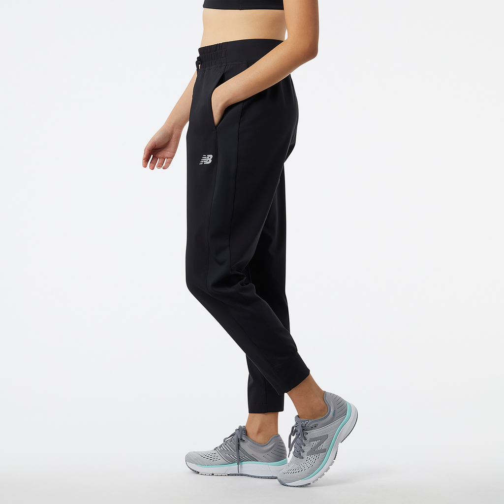 New Balance W Accelerate Pant in SCHWARZ