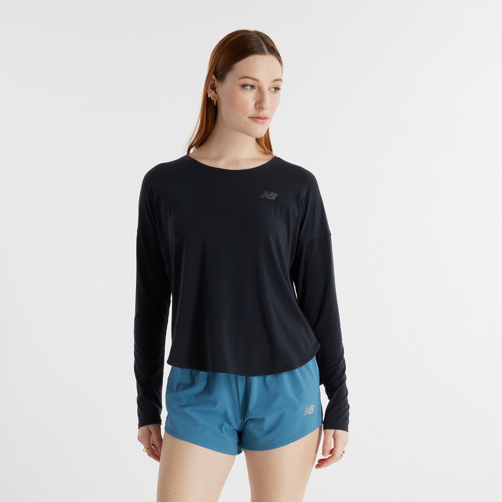 New Balance W Drapey Jersey Long Sleeve T-Shirt in SCHWARZ