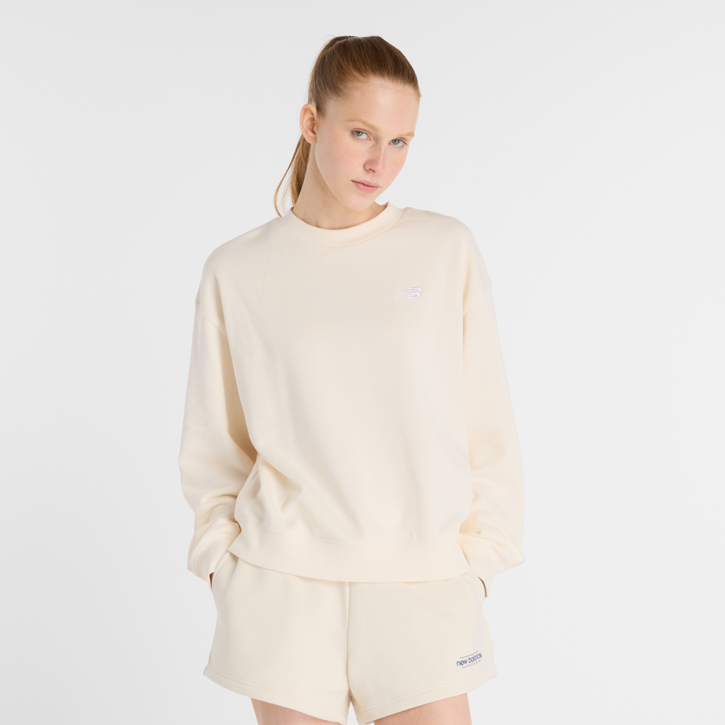 New Balance W Sport Essentials French Terry Small Logo Crew in GRAU