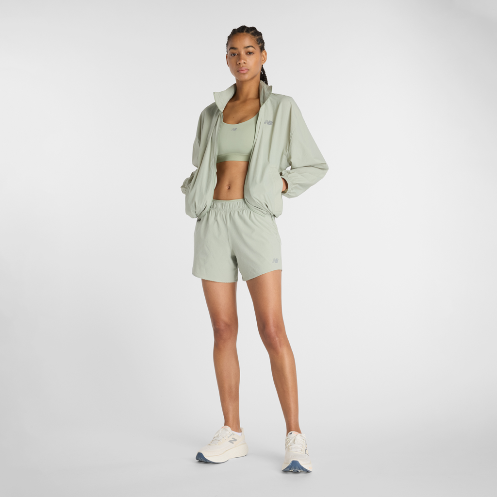 New Balance W RC Seamless Short 5 Inch in GRÜN