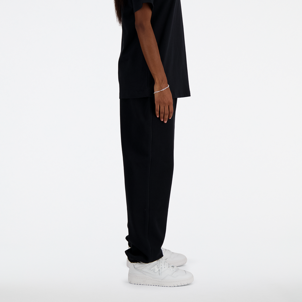 New Balance W NB Athletics French Terry Jogger in SCHWARZ