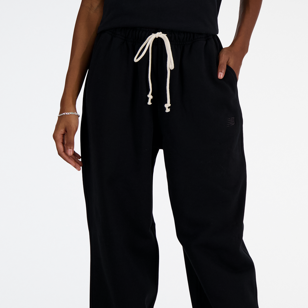 New Balance W NB Athletics French Terry Jogger in SCHWARZ