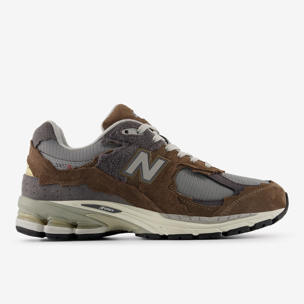 New Balance U 2002D Protection Seasonal Freizeitschuhe in BRAUN