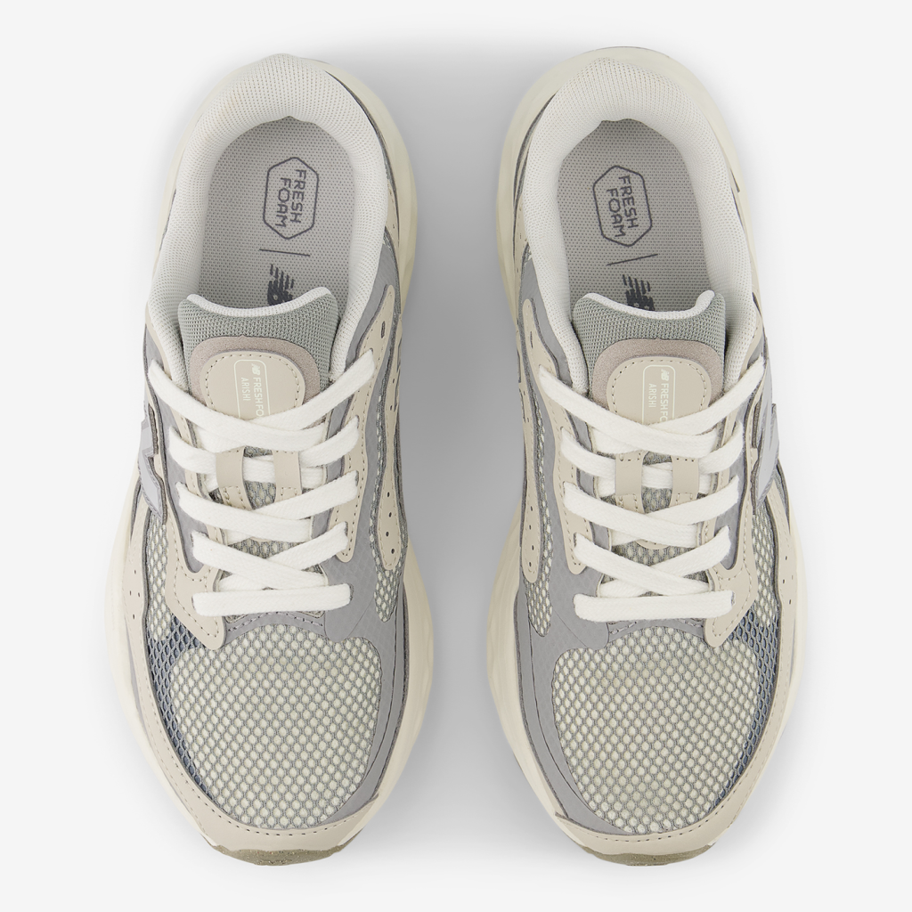 New Balance WARISTM4 Fresh Foam Arishi v4 Laufschuhe in BEIGE