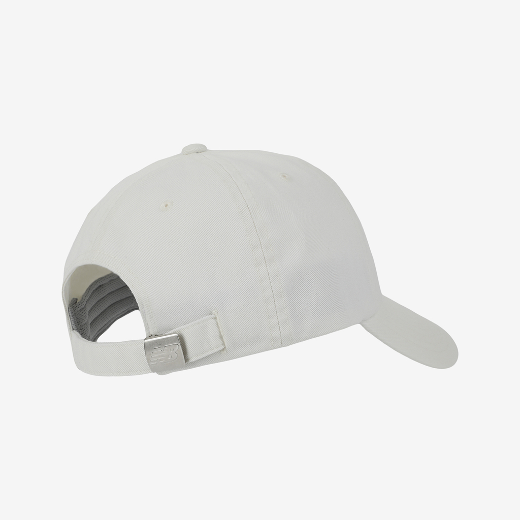 New Balance 6 Panel NB Patch Logo Hat in WEISS