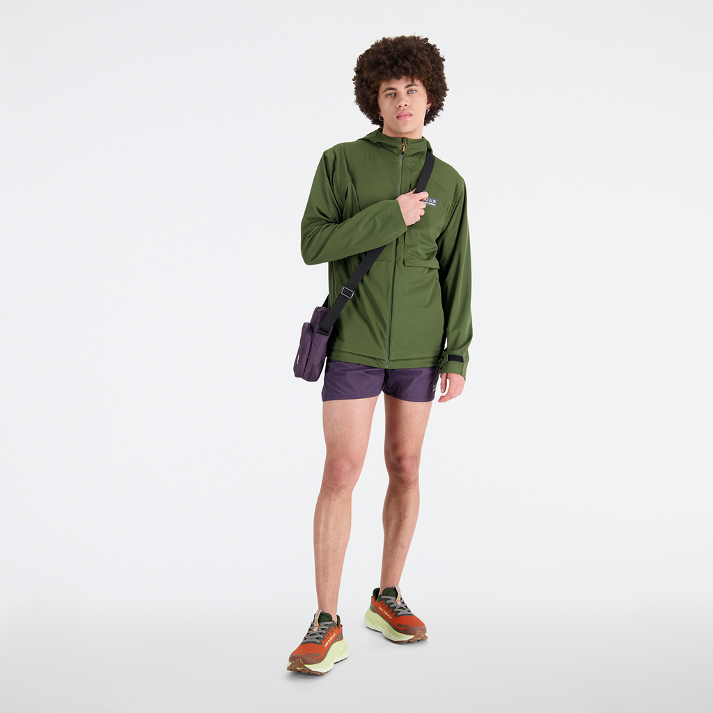 New Balance Impact Run AT Waterproof Jacket in GRÜN