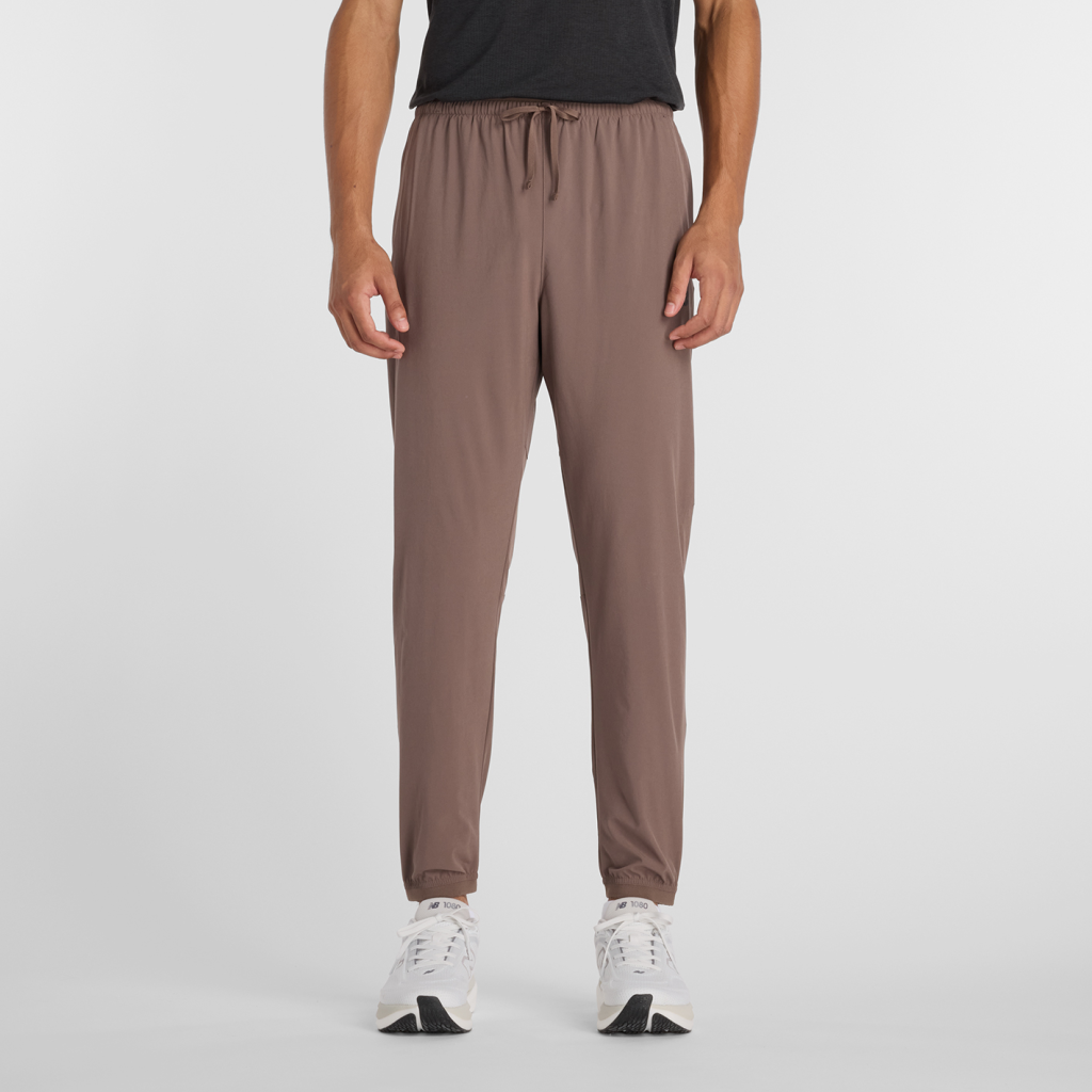 New Balance Run Essentials Jogger in BRAUN
